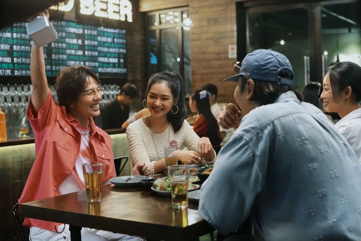 Sao hạng A Hàn Quốc ê chề khi đến Việt Nam, lộ cả khoảnh khắc thiếu vải trước mặt fan cuồng- Ảnh 7.