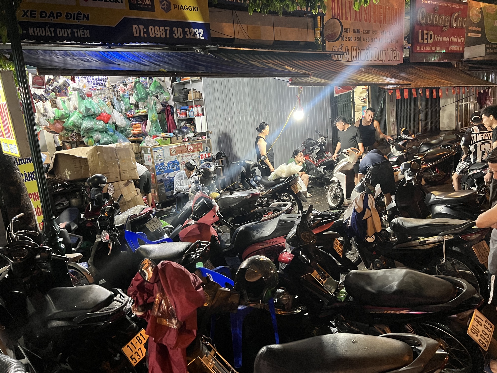Nơi đông nhất Hà Nội lúc này- Ảnh 3.