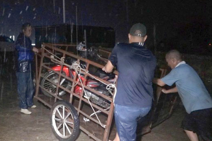 Lào Cai: Nước lũ dâng gần 3m trong 4 giờ, trăm người phải sơ tán khẩn cấp- Ảnh 2.