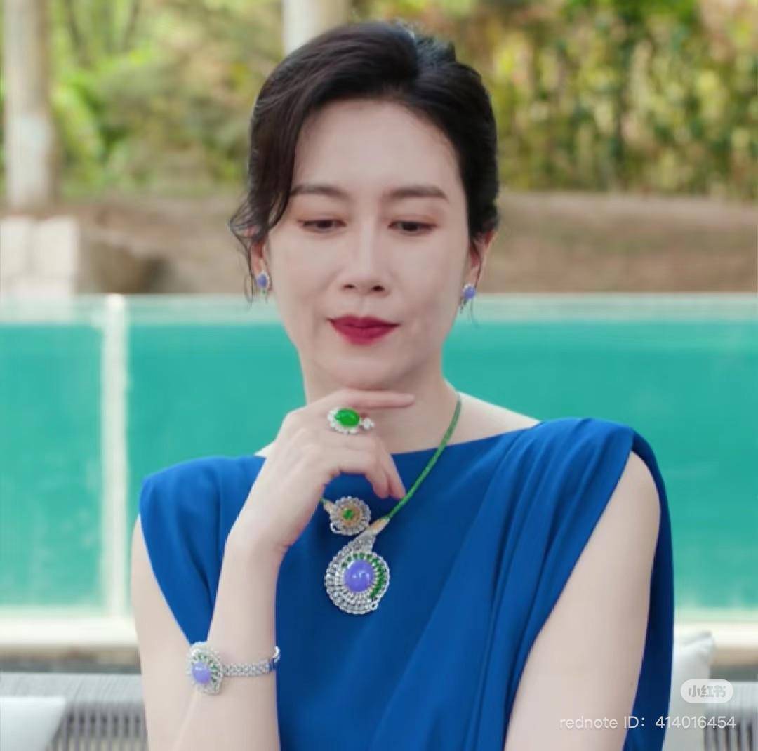 Soi “mẹ chồng” Triệu Lộ Tư mới thấy: Không phải vàng hay kim cương, đây mới là thứ “định nghĩa quyền lực” giới siêu giàu Trung Quốc- Ảnh 3.