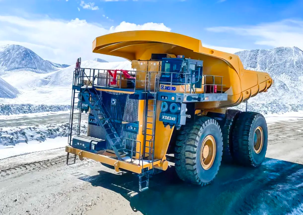 Phát hiện 200 xe tải 240 tấn không phát ra tiếng máy gầm rú, không cần xăng, âm thầm đào "kho báu" ngày đêm không nghỉ- Ảnh 2.