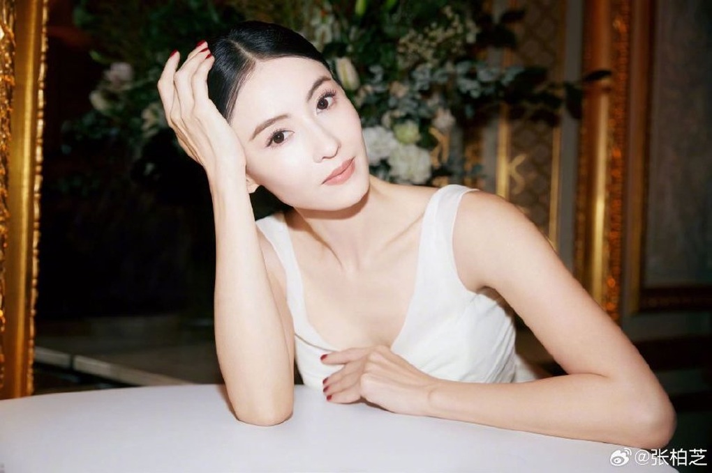 Sao nữ dính scandal ảnh nóng chấn động năm nào giờ được khen nhờ 1 chi tiết: Dạy con khéo thế này, không hâm mộ cũng uổng!- Ảnh 1.