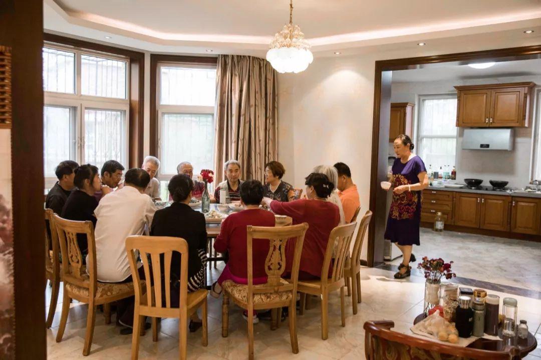 14 người bạn già U75 góp 11 triệu đồng/tháng thuê biệt thự ngoại ô, cùng nhau dưỡng già: "Chúng tôi muốn sống phần đời còn lại theo cách của mình"- Ảnh 4.