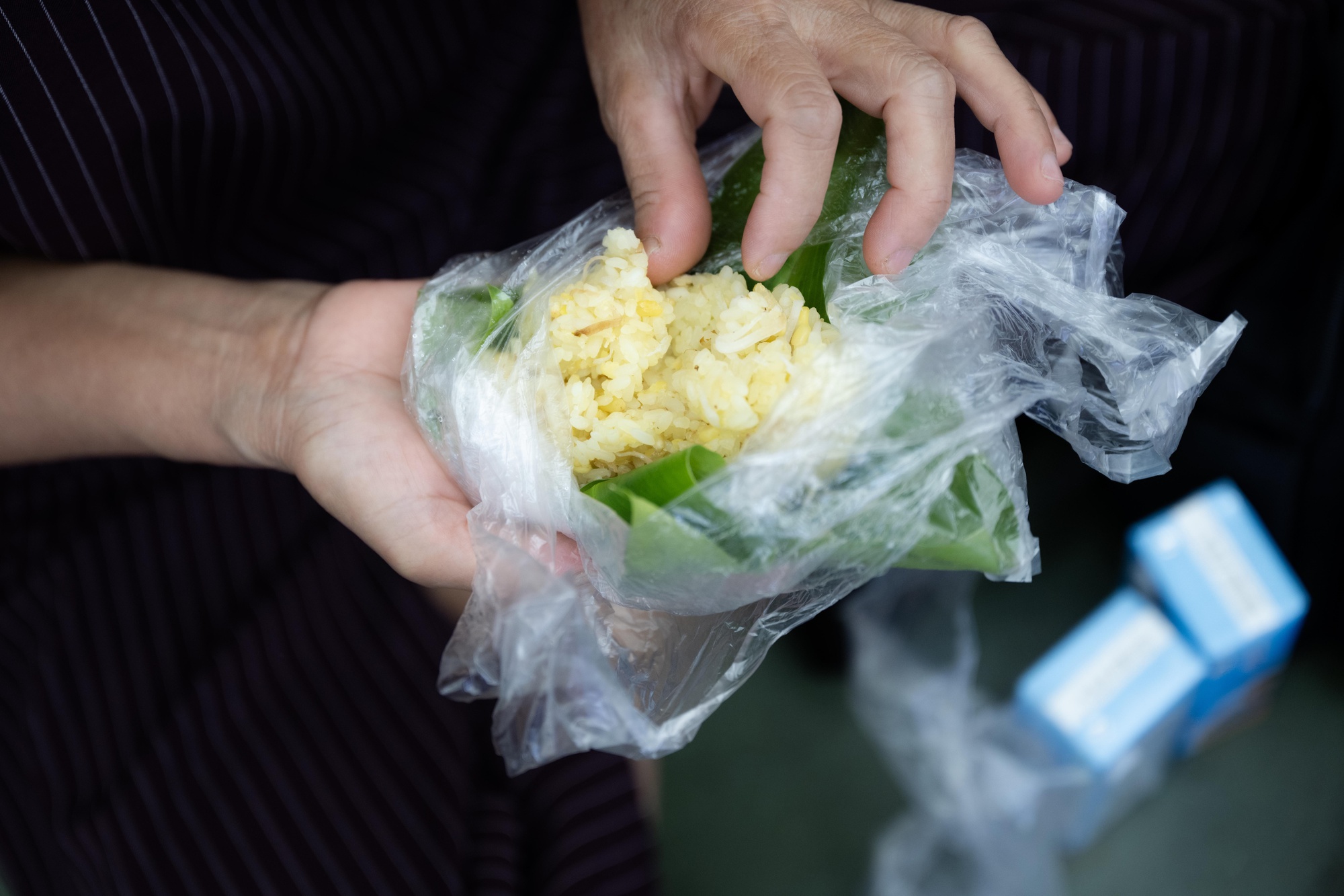 Đi xem triển lãm to nhất Việt Nam: Lên đường từ lúc 5h sáng, mang cơm nắm, muối vừng... vui như đi hội- Ảnh 2. Đi xem triển lãm to nhất Việt Nam: Lên đường từ lúc 5h sáng, mang cơm nắm, muối vừng... vui như đi hội- Ảnh 2.
