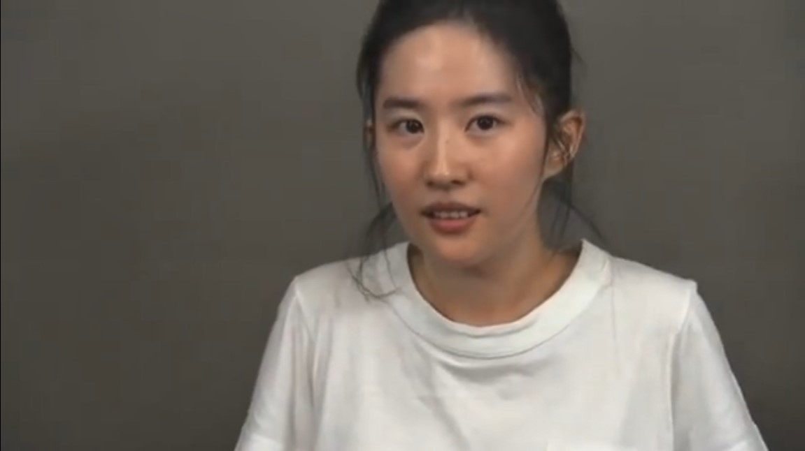 Bất ngờ trước mặt mộc của Lưu Diệc Phi- Ảnh 1. Bất ngờ trước mặt mộc của Lưu Diệc Phi- Ảnh 1.