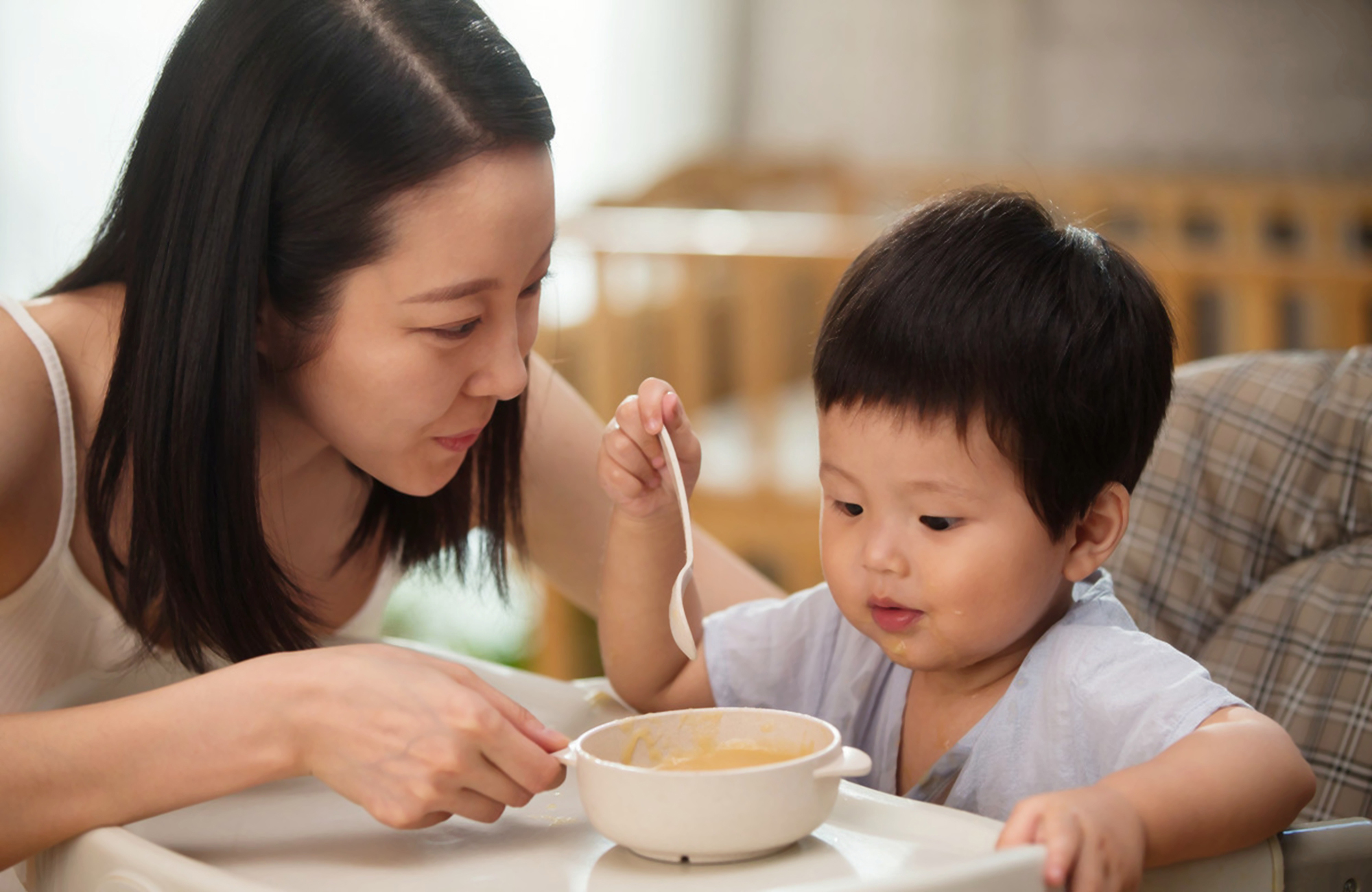 Bật m&iacute; 2 yếu tố tạo n&ecirc;n &ldquo;c&ocirc;ng thức v&agrave;ng&rdquo; về dinh dưỡng khi nu&ocirc;i con, mẹ ở độ tuổi n&agrave;o cũng cần phải biết!- Ảnh 2.