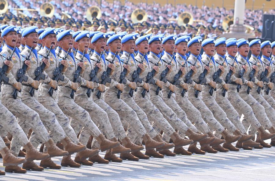 Khung cảnh duyệt binh “như phim điện ảnh” của Trung Quốc: Choáng ngợp trước quy mô lớn kỷ lục- Ảnh 7. Khung cảnh duyệt binh “như phim điện ảnh” của Trung Quốc: Choáng ngợp trước quy mô lớn kỷ lục- Ảnh 7.