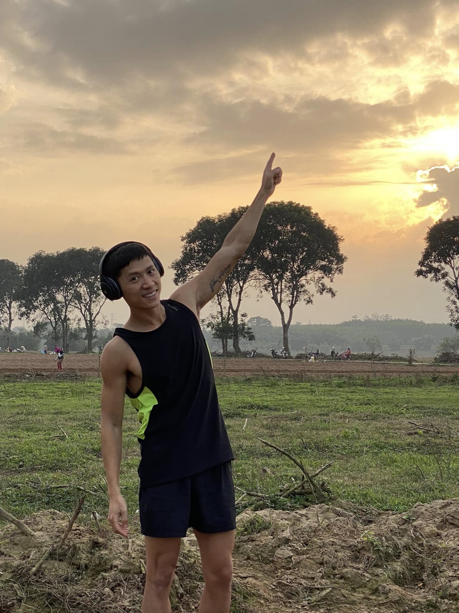 Đời thực của kẻ điên trong Mưa Đỏ- Ảnh 2.