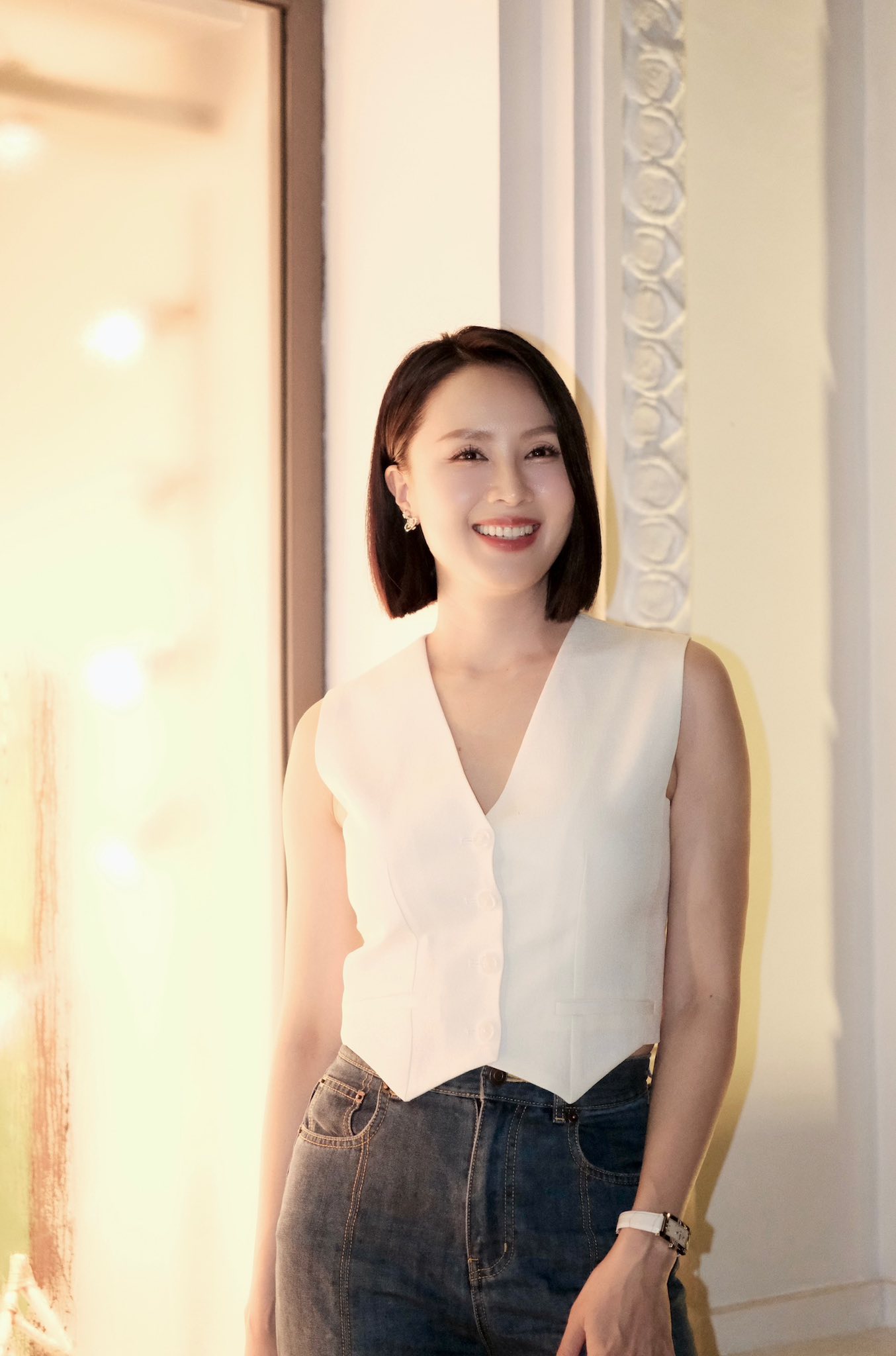 Hồng Diễm được khen không ngớt về nhan sắc tuổi 42, phong cách thời trang cực trẻ trung và thanh lịch- Ảnh 9.