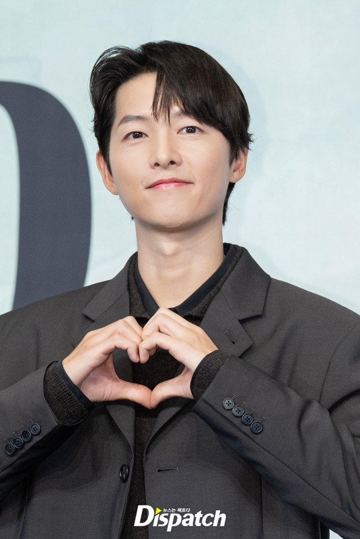 Song Joong Ki tái xuất gây ngỡ ngàng, làm 