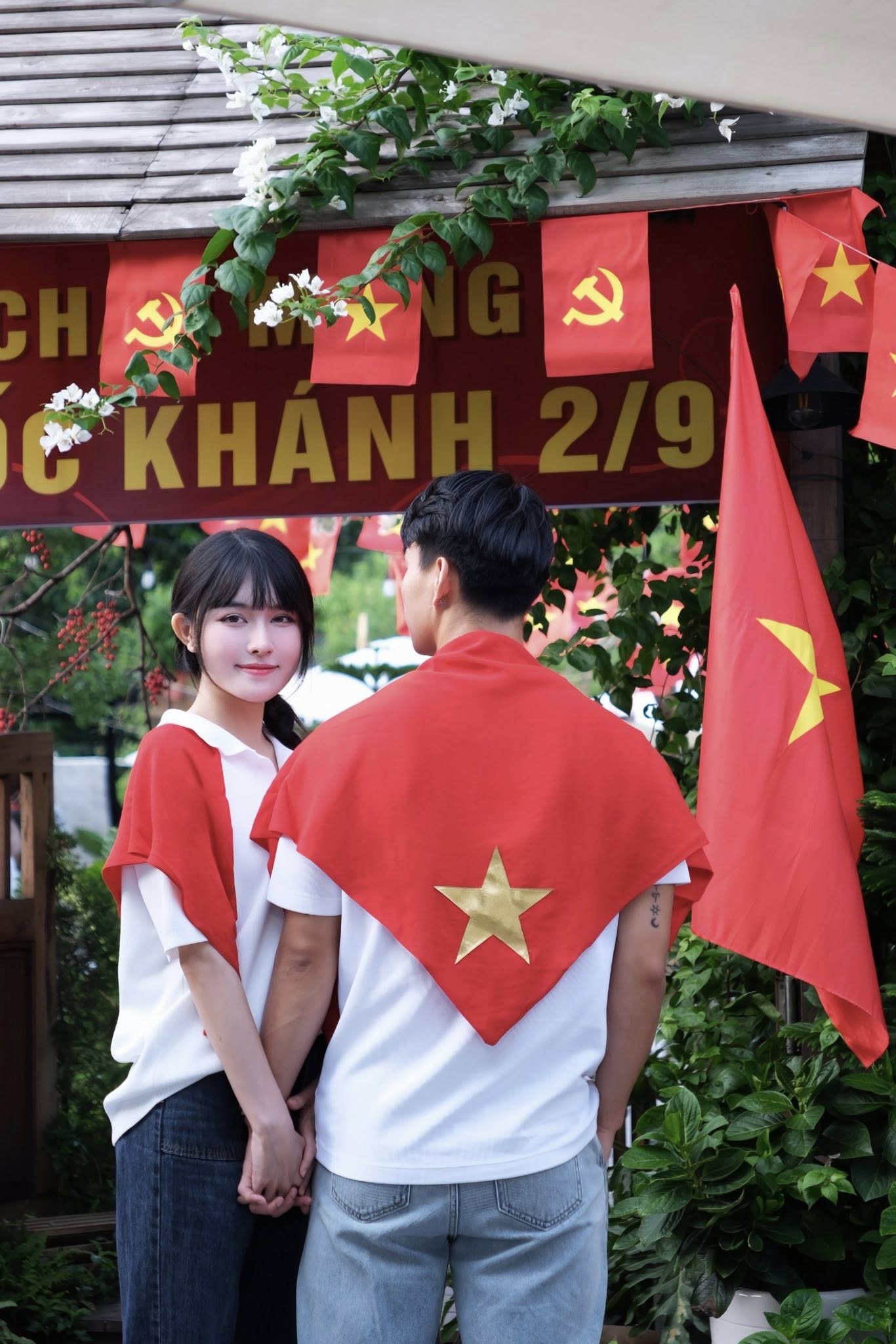 Văn Thanh và bạn gái 