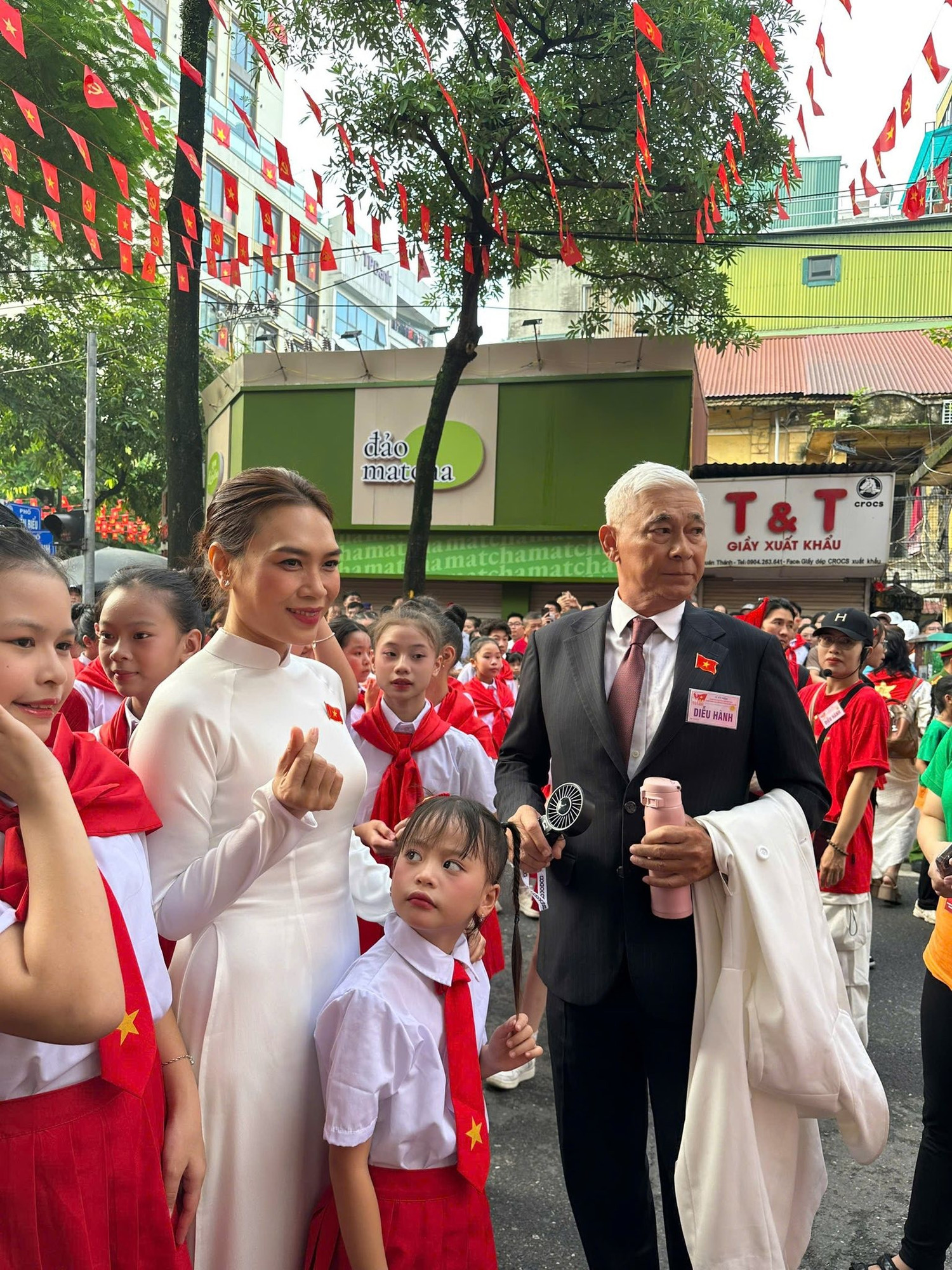 Lý do Mỹ Tâm thuê vệ sĩ lớn tuổi- Ảnh 1.