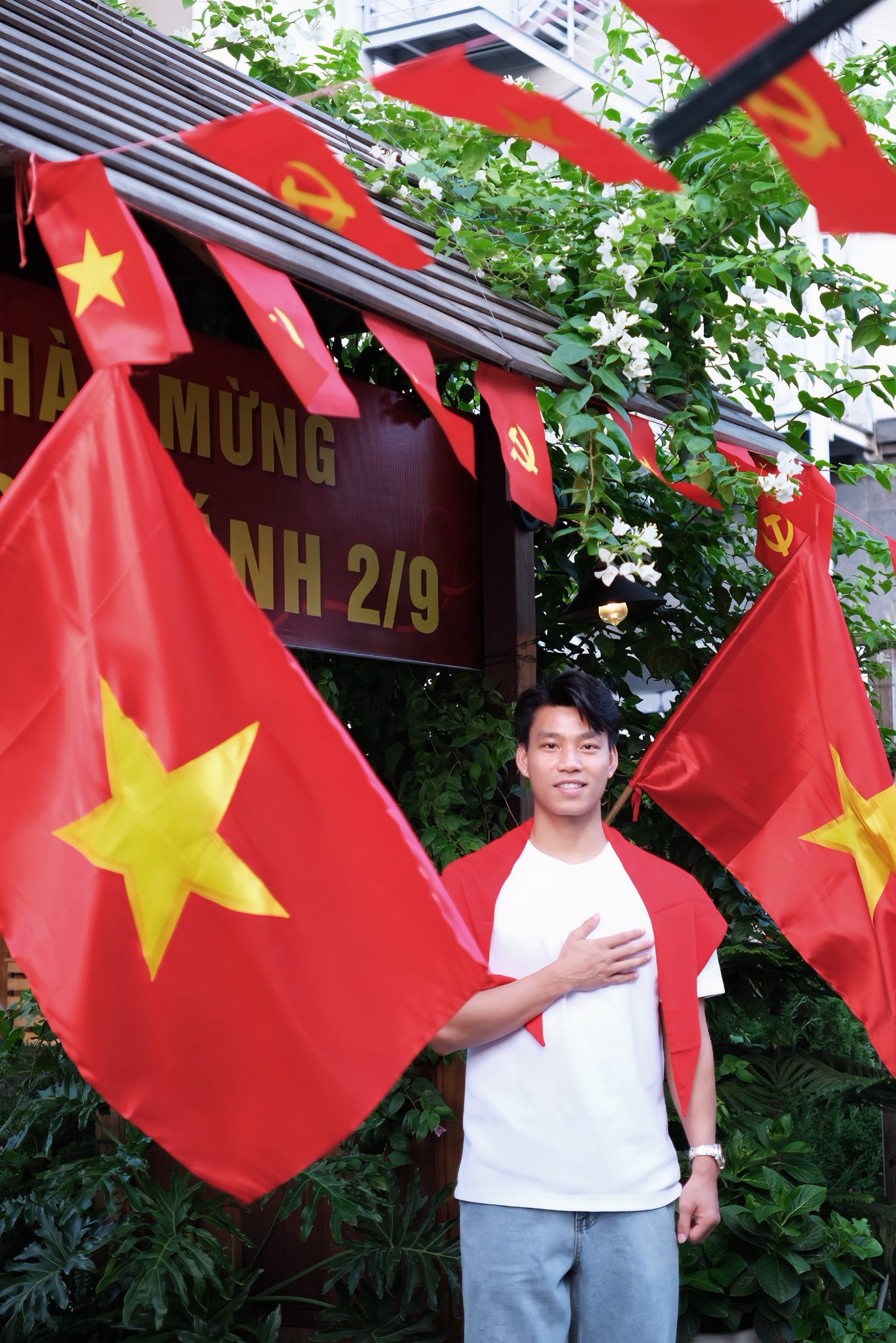 Văn Thanh và bạn gái 