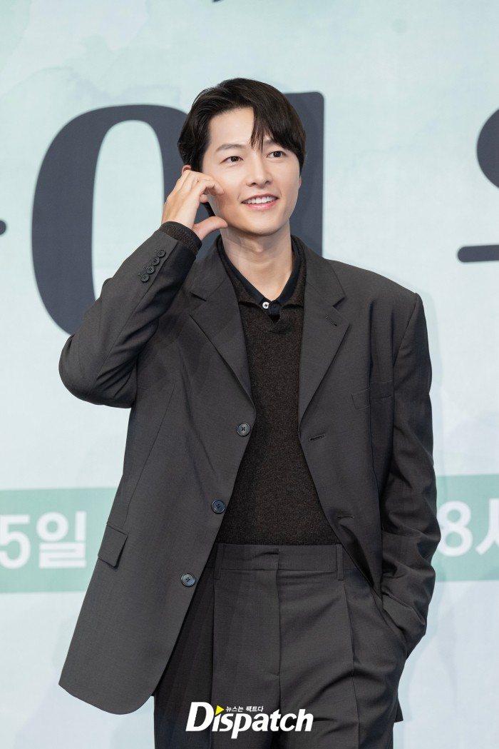 Song Joong Ki tái xuất gây ngỡ ngàng, làm 