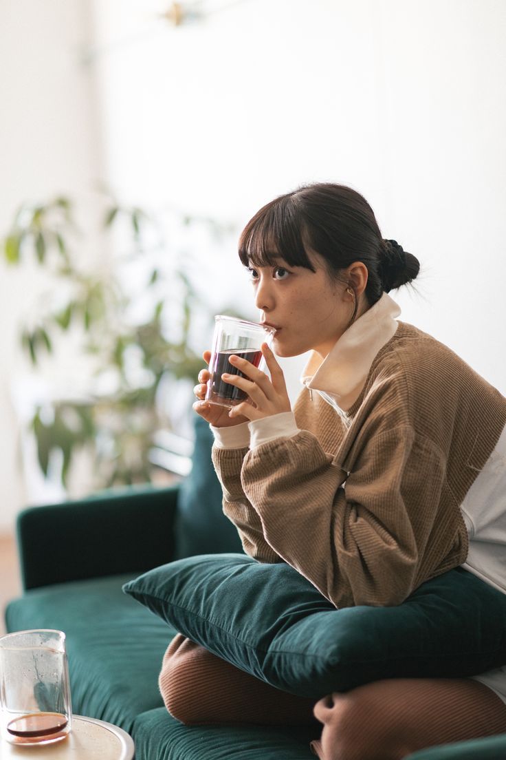 Trung niên rồi mới hiểu: Cắt giảm chi tiêu là vô nghĩa nếu còn giữ 3 thứ này!- Ảnh 1.