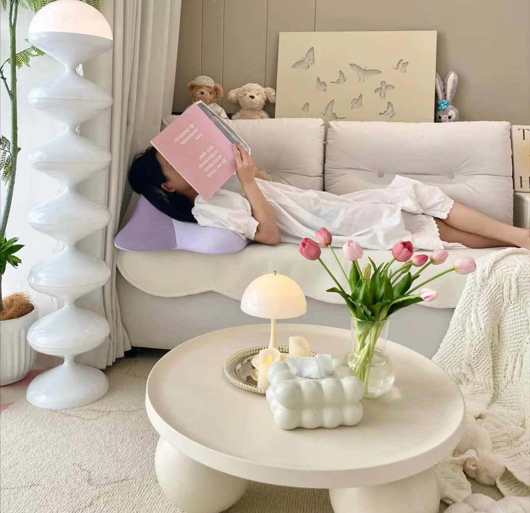Cô gái làm việc 20 năm mua được căn hộ 12m2: Không gian nhỏ nhưng đẹp ngoạn mục, ai xem cũng trầm trồ- Ảnh 1.