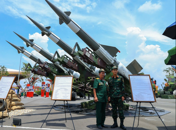 Tên lửa phòng không TLDK-35 lộ diện ở công trình top 10 thế giới: "Made by Vietnam", tốc độ tới 4.320km/h- Ảnh 1.