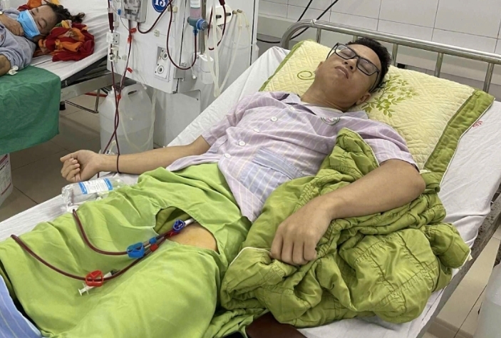 Bác sĩ 32 tuổi bất ngờ phát hiện suy thận giai đoạn cuối- Ảnh 2.