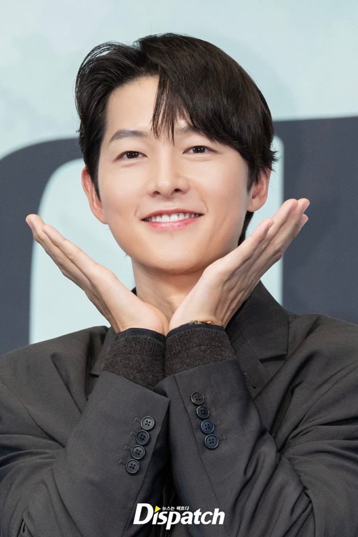 Song Joong Ki tái xuất gây ngỡ ngàng, làm 