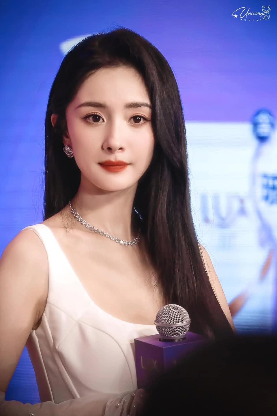 Dương Mịch là "nữ hoàng EQ" của Cbiz- Ảnh 2.