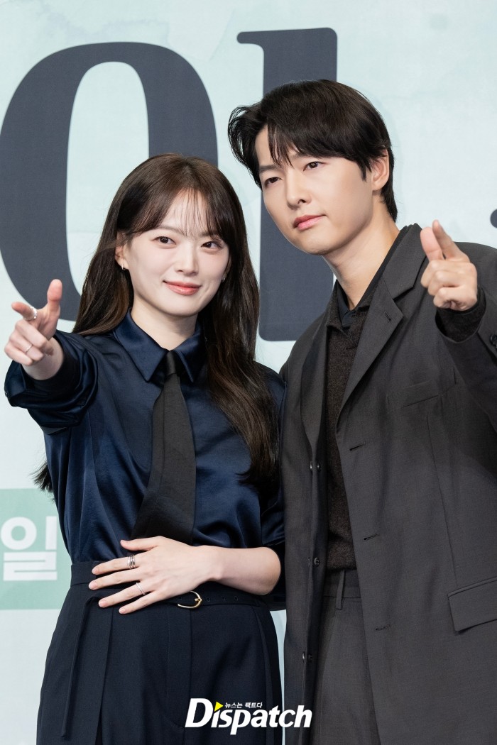Song Joong Ki tái xuất gây ngỡ ngàng, làm 
