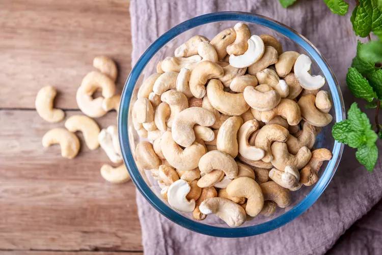 Rau bina nổi tiếng nhiều sắt hơn thịt bò nhưng 10 loại thực phẩm này còn giàu sắt hơn cả rau bina: Toàn thứ phổ biến ở chợ Việt- Ảnh 8.
