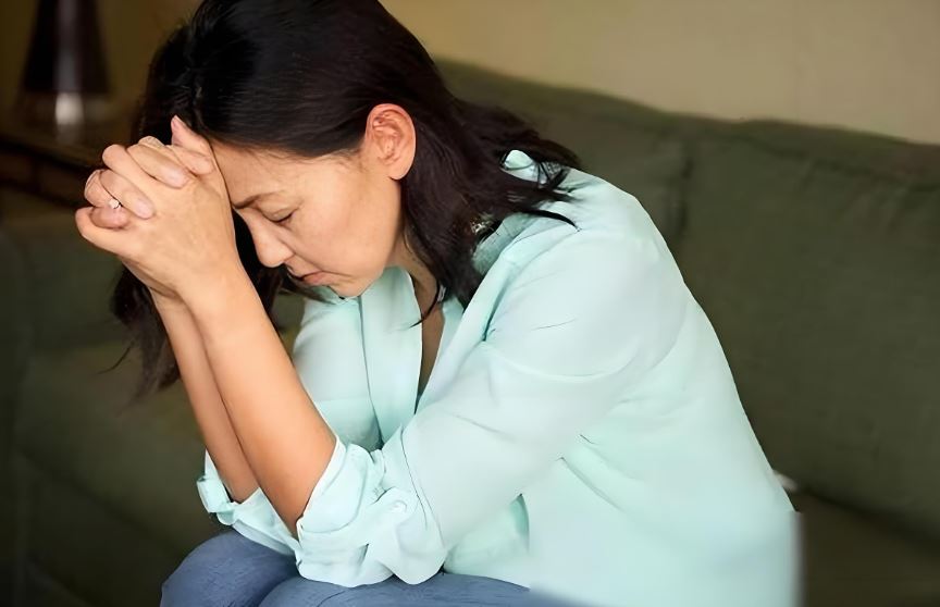 Mẹ Hà Nội đón con muộn vài phút liền nhận được loạt tin nhắn, đọc xong bất lực: "Mình phải làm gì với con đây?"- Ảnh 2.