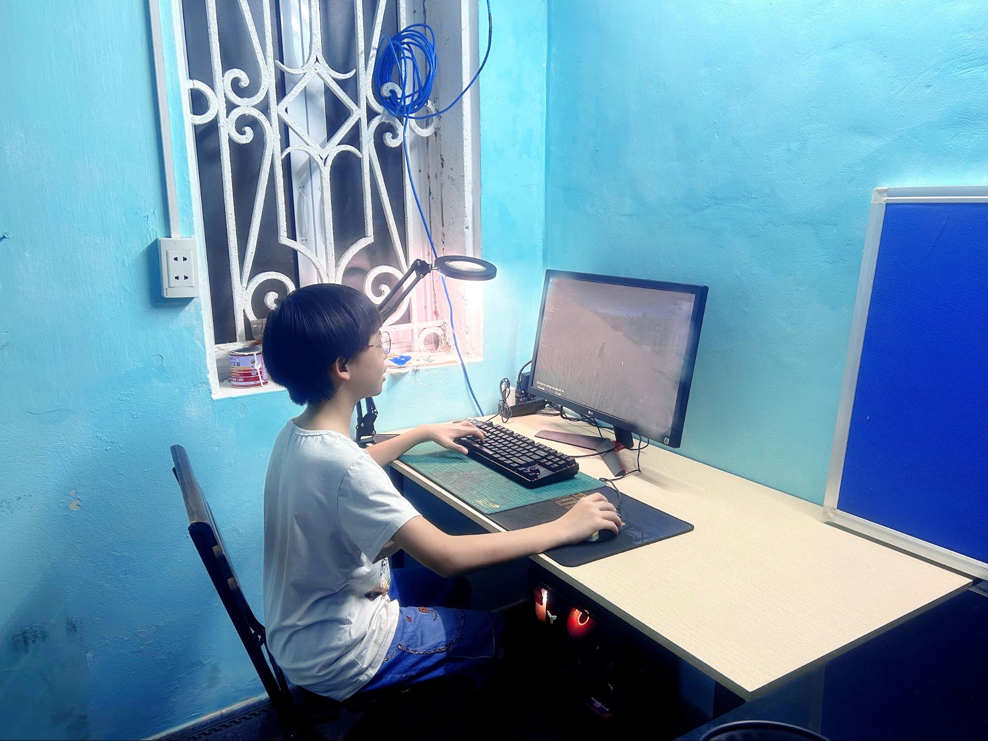 Tự hào Việt Nam tôi đó: Từ em nhỏ đến cụ già vùng sâu vùng xa đều có thể trải nghiệm triển lãm ảo 3D “95 năm Cờ Đảng soi đường”!- Ảnh 5.