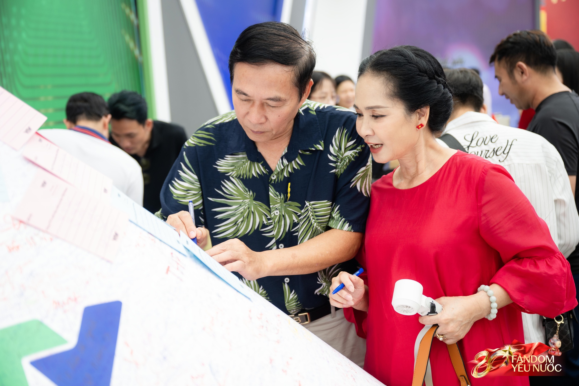 Dàn sao Việt tại Triển lãm Thành tựu đất nước: Phương Oanh - Shark Bình sánh đôi, 1 sao nữ 42 tuổi đang hot khoe visual quá xinh!- Ảnh 9.