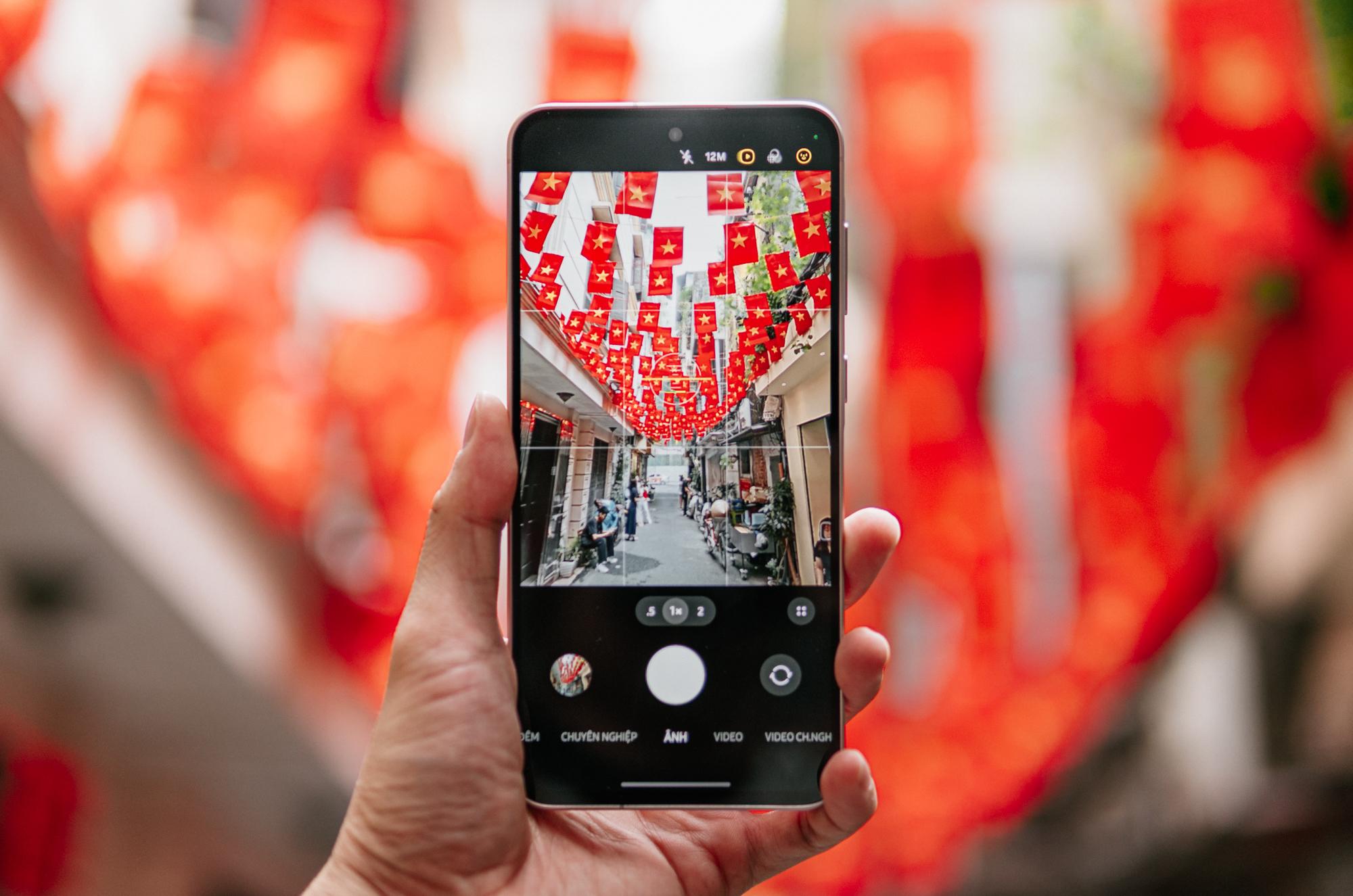 Gen Z đã có trợ thủ Gemini Live cùng Galaxy A56 5G để học tập, làm nhóm và chill cực hiệu quả- Ảnh 1.