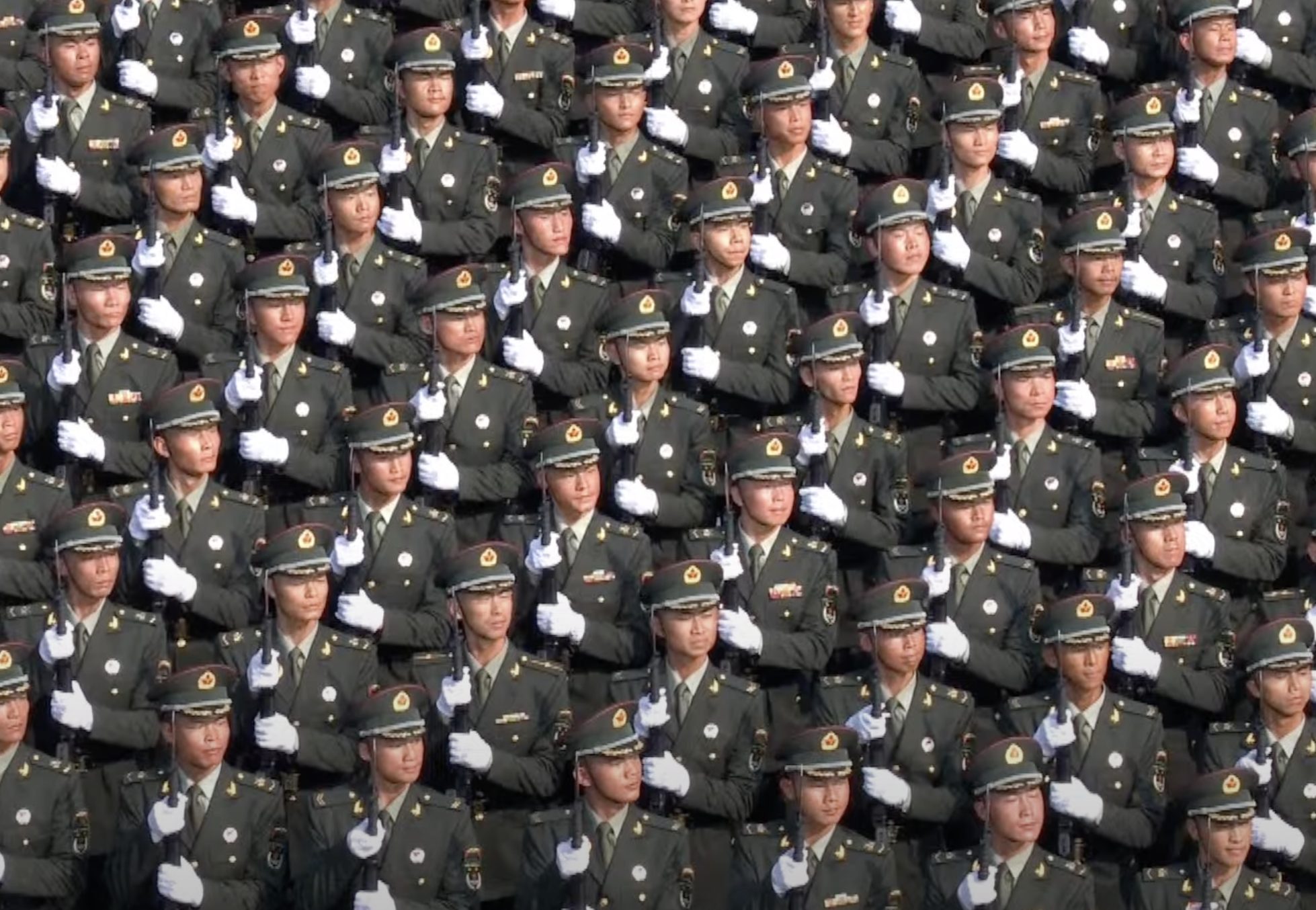 Khung cảnh duyệt binh “như phim điện ảnh” của Trung Quốc: Choáng ngợp trước quy mô lớn kỷ lục- Ảnh 4. Khung cảnh duyệt binh “như phim điện ảnh” của Trung Quốc: Choáng ngợp trước quy mô lớn kỷ lục- Ảnh 4.
