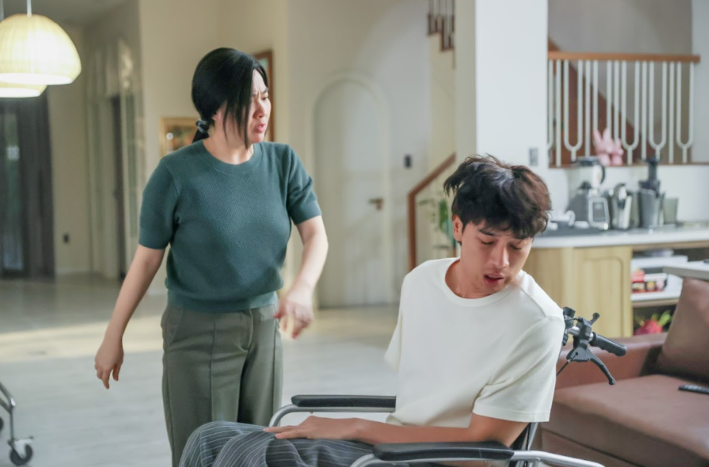 Phim Việt chưa chiếu đã thấy drama ngập trời: 2 mỹ nhân cãi nhau căng đét, đoán xem ai giành phần thắng- Ảnh 7. Phim Việt chưa chiếu đã thấy drama ngập trời: 2 mỹ nhân cãi nhau căng đét, đoán xem ai giành phần thắng- Ảnh 7.