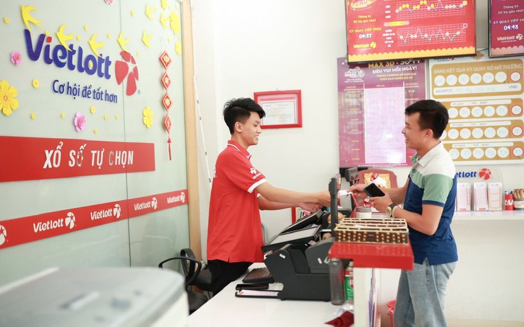 Hàng triệu người chơi không ngờ: Cách "dò số Vietlott" này lại trúng Độc đắc gần 7 tỷ- Ảnh 1. Hàng triệu người chơi không ngờ: Cách "dò số Vietlott" này lại trúng Độc đắc gần 7 tỷ- Ảnh 1.