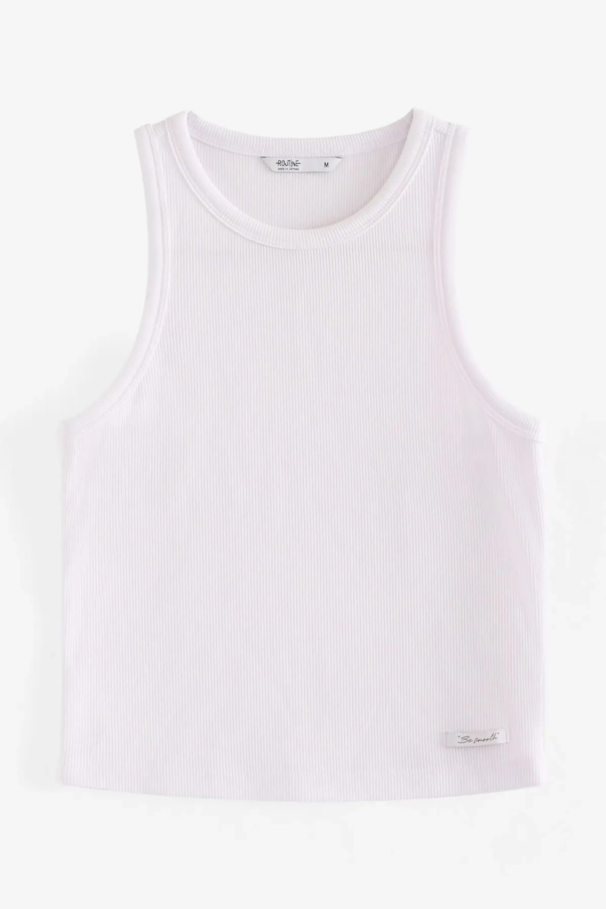 Phải thừa nhận: Tank top là item đỉnh nhất trong tủ đồ lúc này!- Ảnh 33.