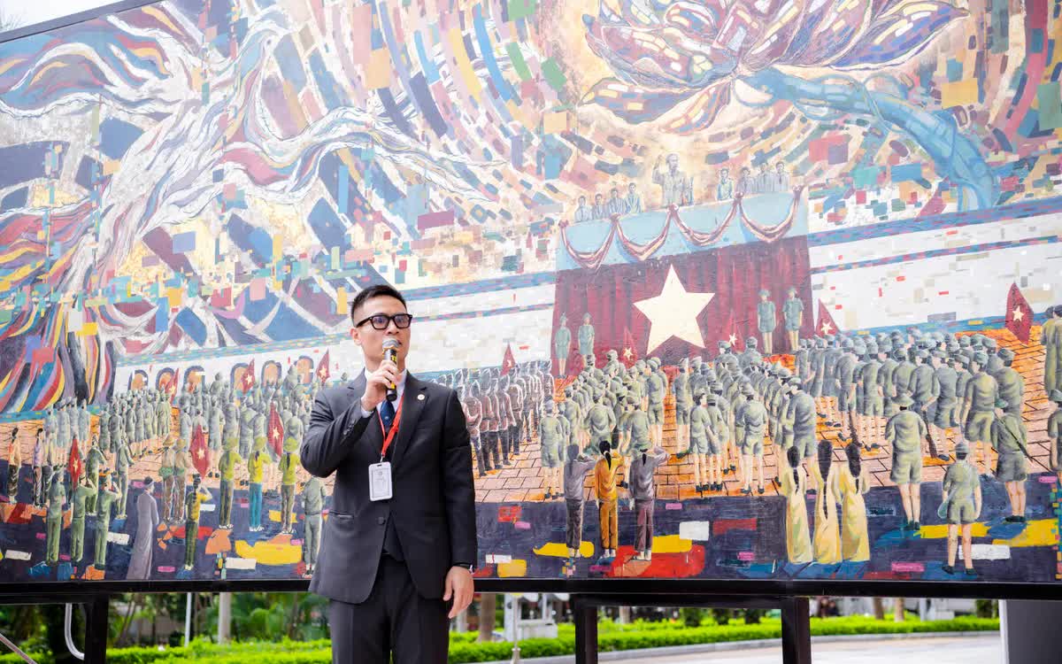 Họa sĩ Chu Nhật Quang giới thiệu về tác phẩm sơn mài 