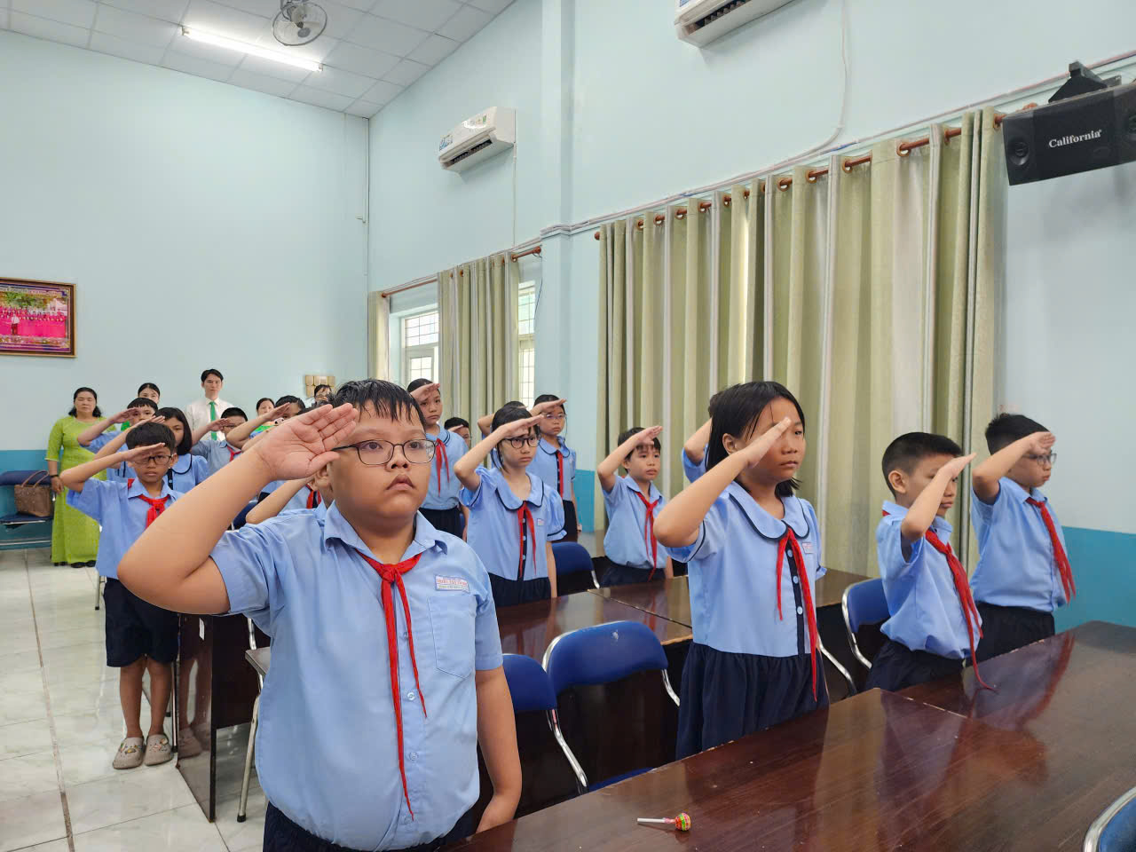 Lễ chào cờ ấn tượng đặc biệt trên khắp cả nước- Ảnh 5.