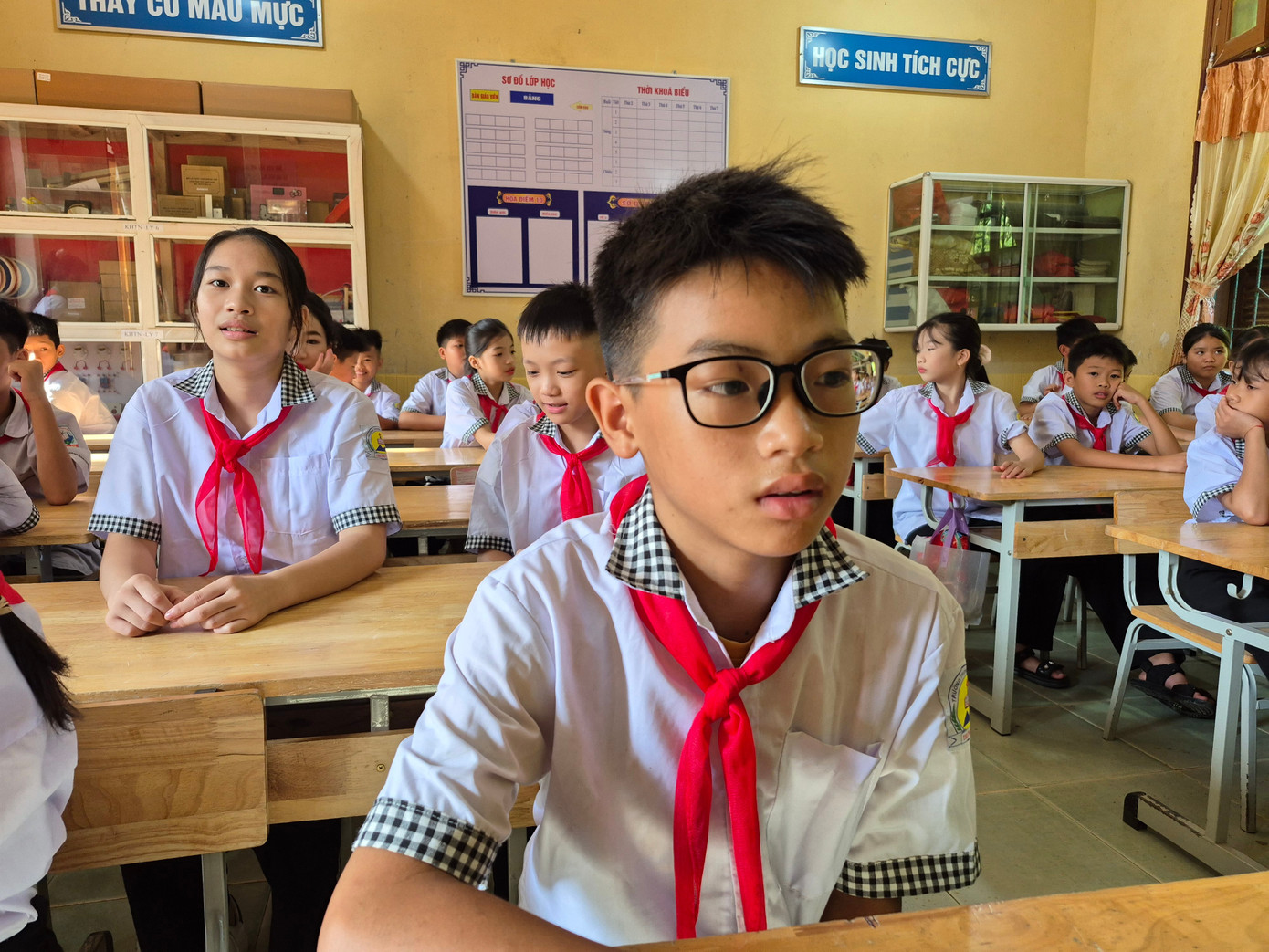 Lễ khai giảng xúc động với những học sinh đặc biệt ở làng Nủ- Ảnh 9.