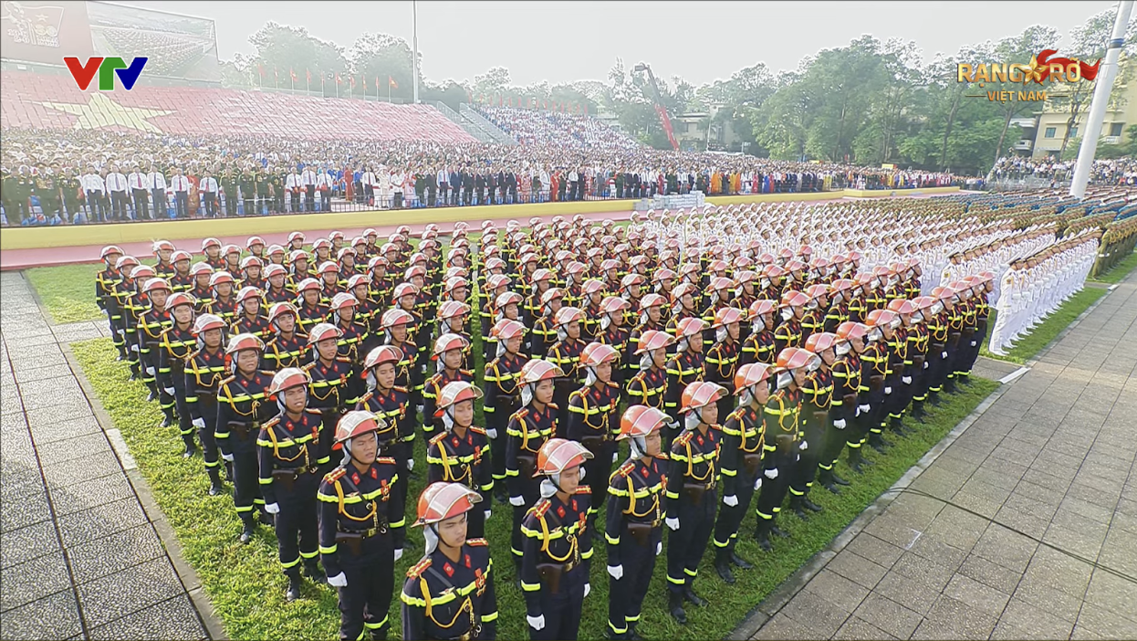 Đại lễ khép lại, một hành trình mới mở ra: Yêu nước từ những điều lặng thầm nhỏ bé- Ảnh 1. Đại lễ khép lại, một hành trình mới mở ra: Yêu nước từ những điều lặng thầm nhỏ bé- Ảnh 1.