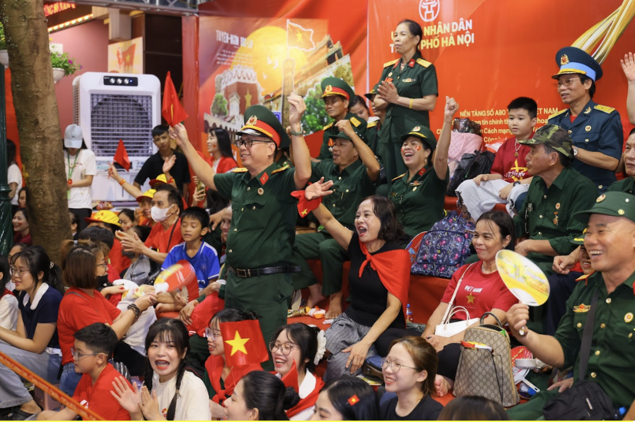 Đại lễ khép lại, một hành trình mới mở ra: Yêu nước từ những điều lặng thầm nhỏ bé- Ảnh 4. Đại lễ khép lại, một hành trình mới mở ra: Yêu nước từ những điều lặng thầm nhỏ bé- Ảnh 4.