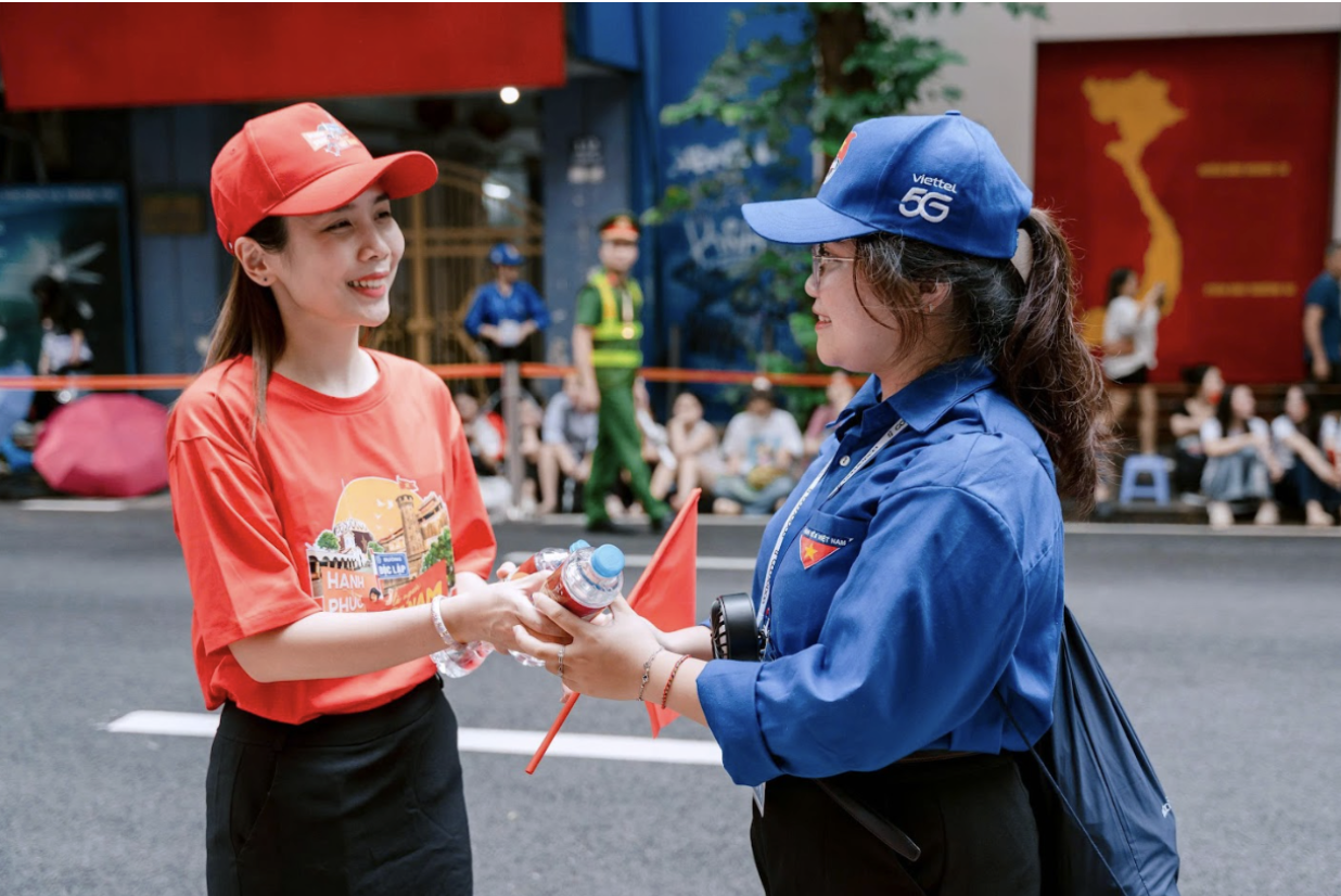 Đại lễ khép lại, một hành trình mới mở ra: Yêu nước từ những điều lặng thầm nhỏ bé- Ảnh 13. Đại lễ khép lại, một hành trình mới mở ra: Yêu nước từ những điều lặng thầm nhỏ bé- Ảnh 13.