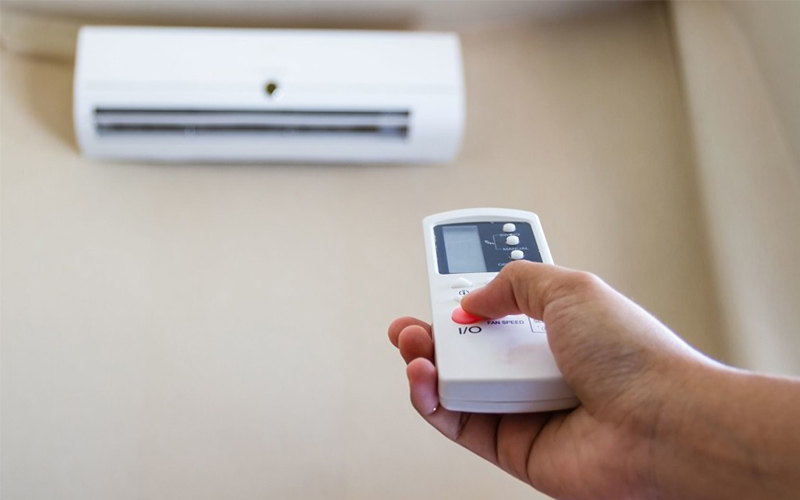 Gia đình ở Hà Nội có hóa đơn tiền điện 2 tháng giống hệt nhau, tăng cao bất thường: EVN nói gì?- Ảnh 2.