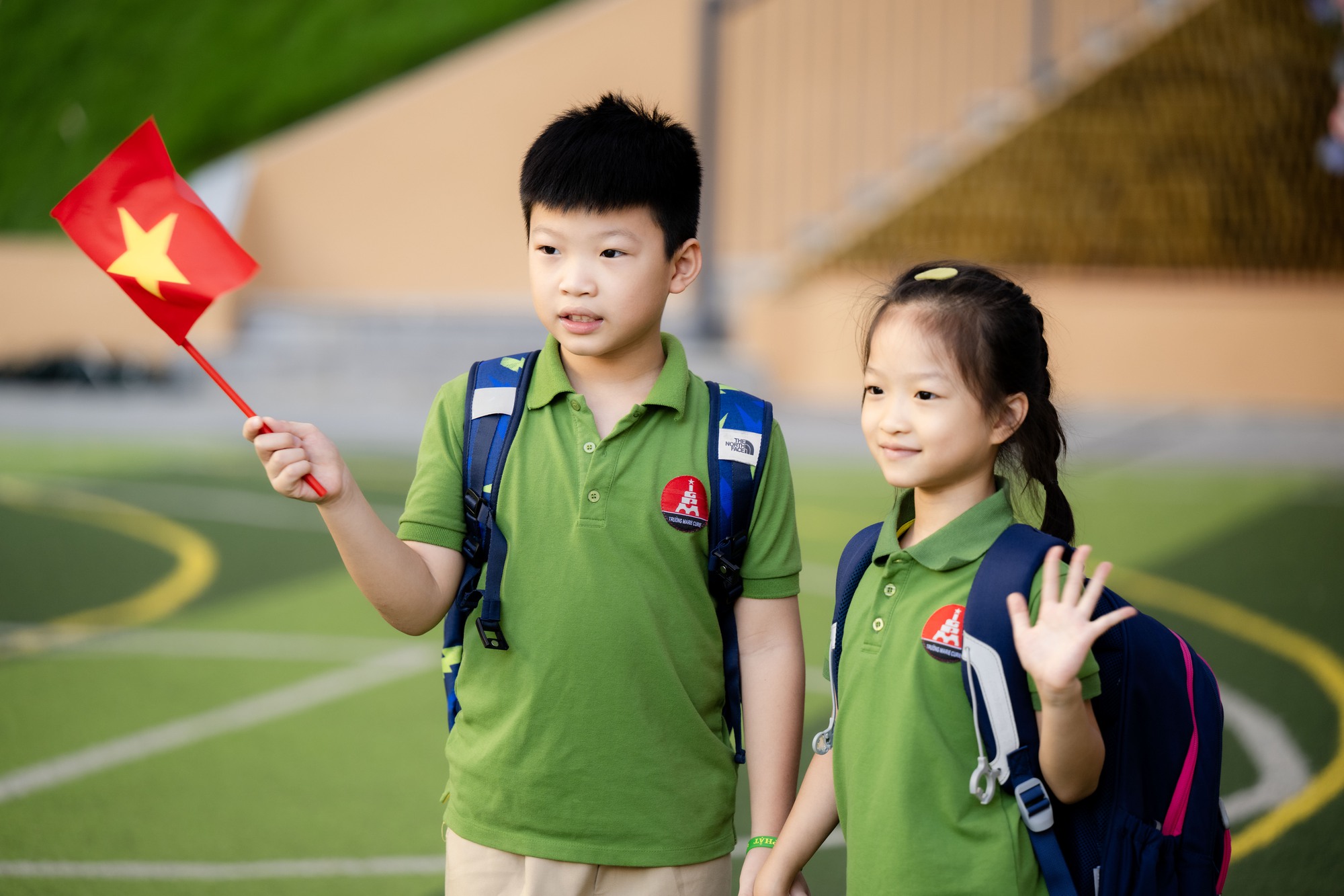 Spotlight lễ khai giảng 2025 thuộc về khối học sinh tiểu học: Combo khóc - cười - ngáp đủ hết!- Ảnh 3.
