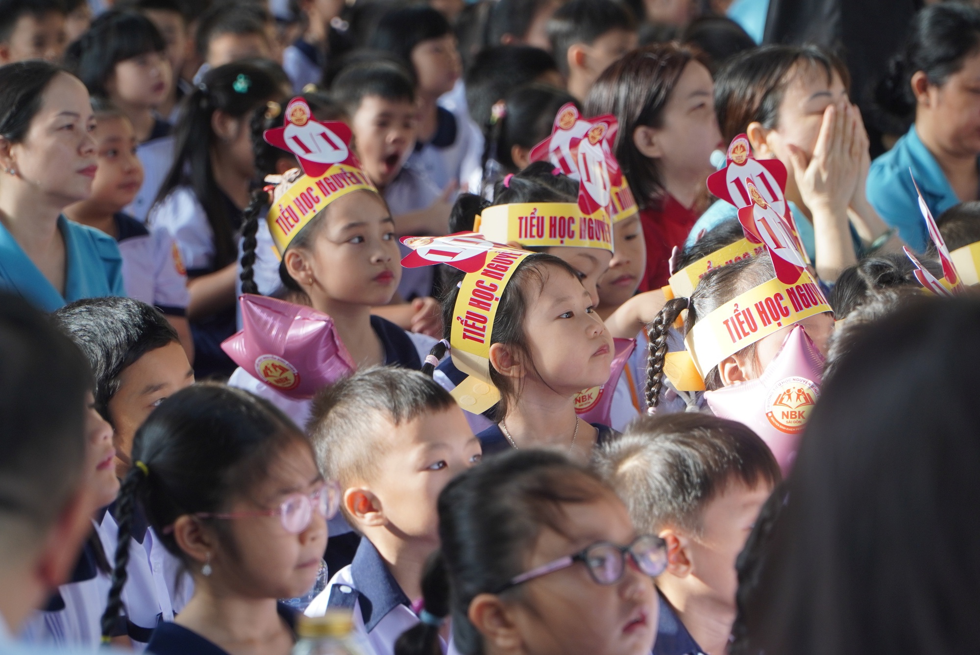 Nhiều cảm xúc trong ngày khai giảng đặc biệt của học sinh đầu cấp- Ảnh 4.