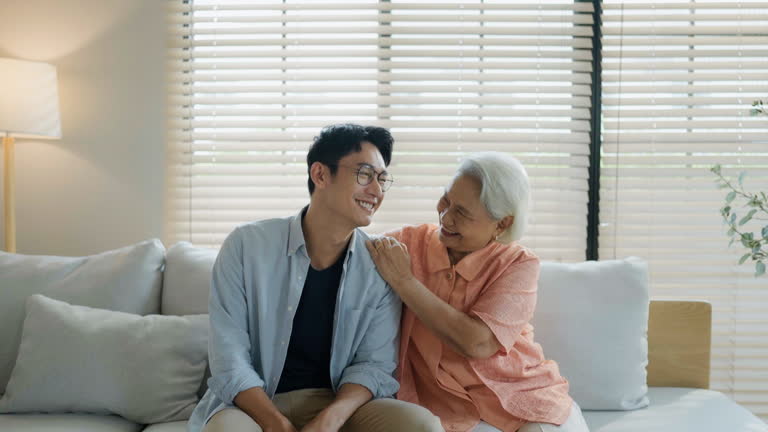Được thừa kế 2 bất động sản 11 tỷ đồng trong khi anh chị “tay trắng”, người đàn ông vẫn ngậm ngùi: “Không ai khổ bằng tôi”- Ảnh 1.