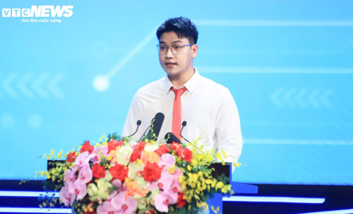 Nam sinh đại diện 26 triệu học sinh phát biểu tại lễ khai giảng đặc biệt- Ảnh 1.