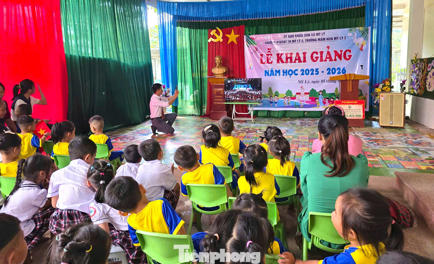 Tổng Bí thư Tô Lâm tham dự lễ khai giảng đặc biệt- Ảnh 17.