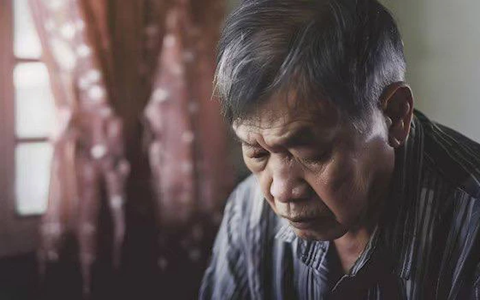Người cha U70 thú nhận: "Có một bí mật tôi giấu con suốt nhiều năm qua chỉ để giữ hoà khí gia đình"- Ảnh 1.