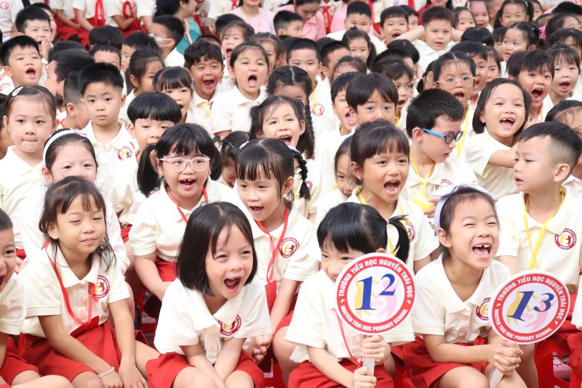 Nhiều cảm xúc trong ngày khai giảng đặc biệt của học sinh đầu cấp- Ảnh 11.