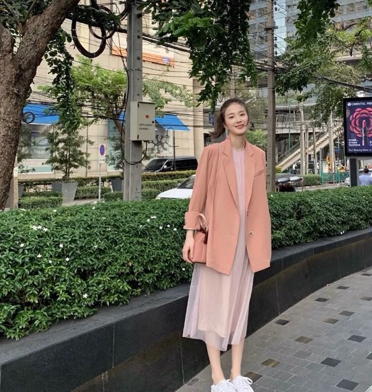 Blazer là item "must-have" mùa thu nhưng phụ nữ 30+ nên tránh kiểu này- Ảnh 2.