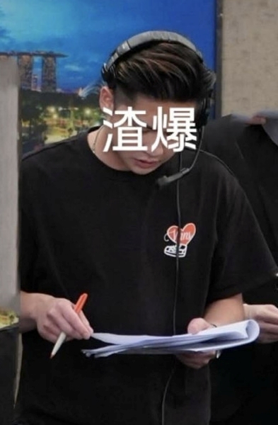 Rúng động showbiz: 